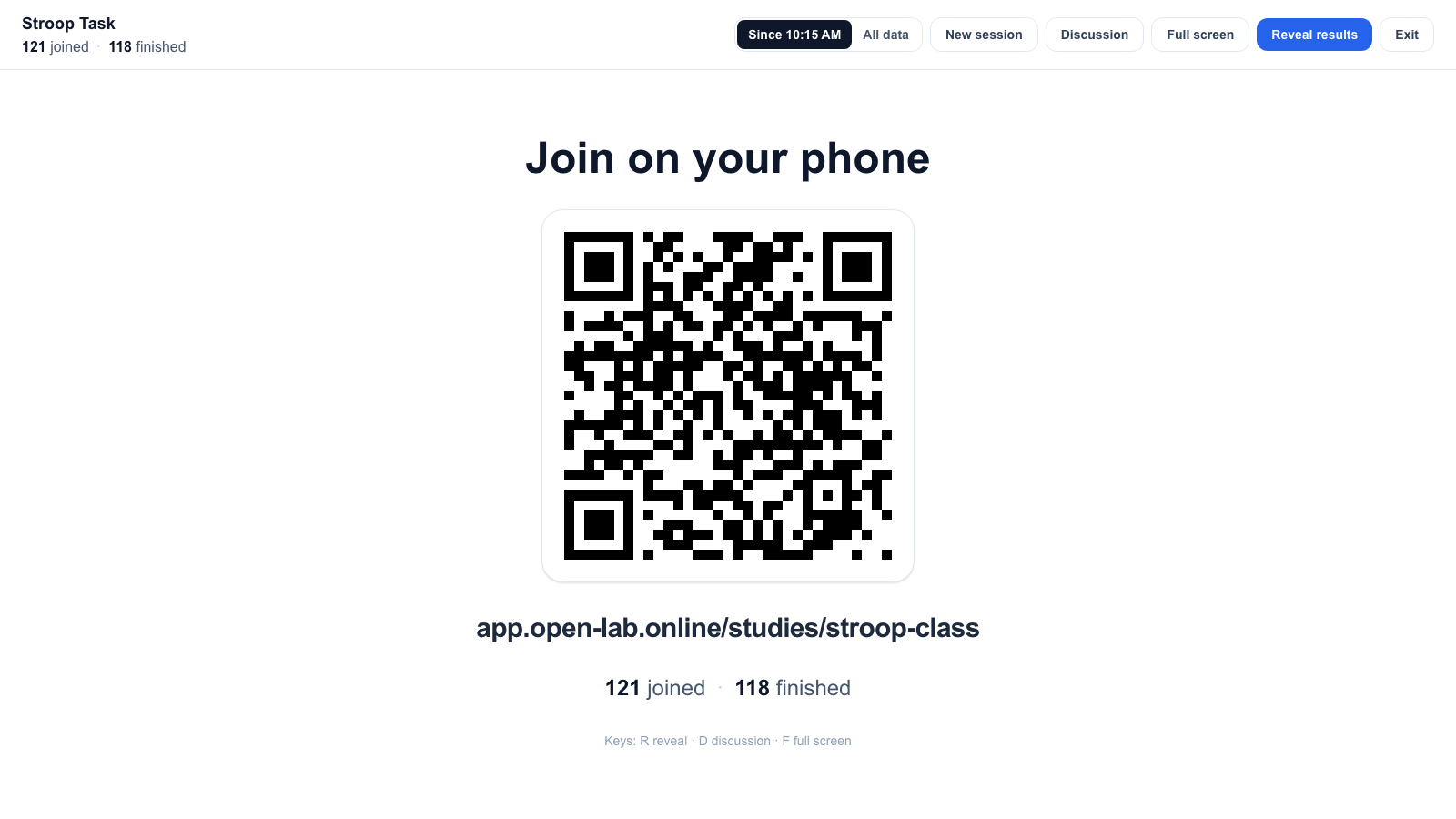 Presentation mode before the reveal: a large QR code, the study link, and counts of students who have joined and finished.